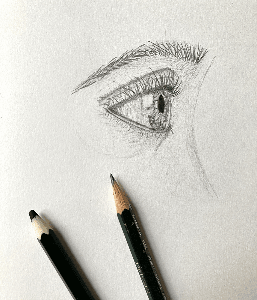 Bleistiftzeichnung eines Auge von der Seite